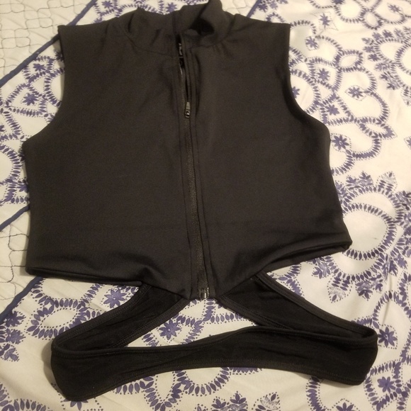 🧚🏼‍♀️Good American Lace Trim Cross Top - Picture 2 of 6